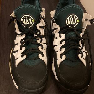 2016 NIKE AIR MAX MENS SIZE 11